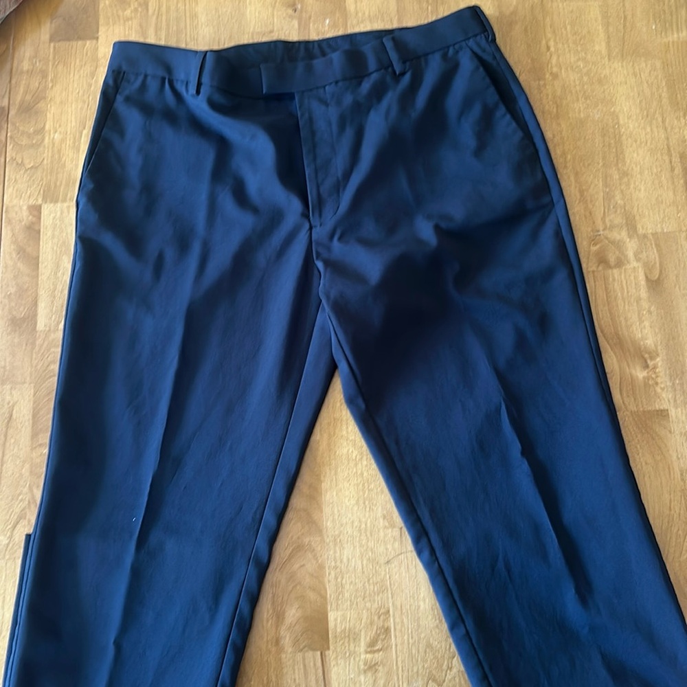Van Heusen Flex slim 36x30 men’s dress pants